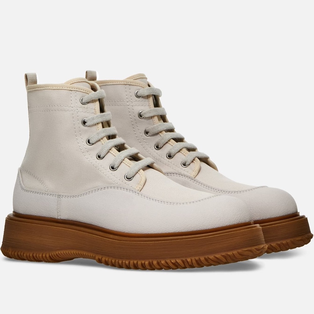 BRAND NEW Hogan Ankle Boots Beige in Size 11